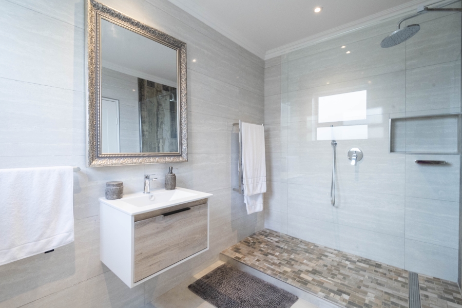 4 Bedroom Property for Sale in Camps Bay Western Cape